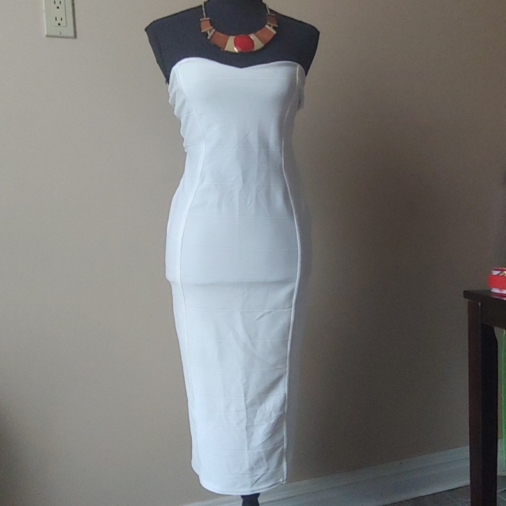 Boohoo  NWT Gia Bandeau Bandag Midi bodycon dress